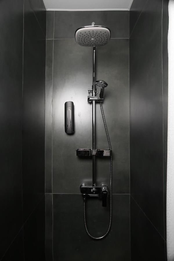 Samira1 Apartment Kiev Ngoại thất bức ảnh